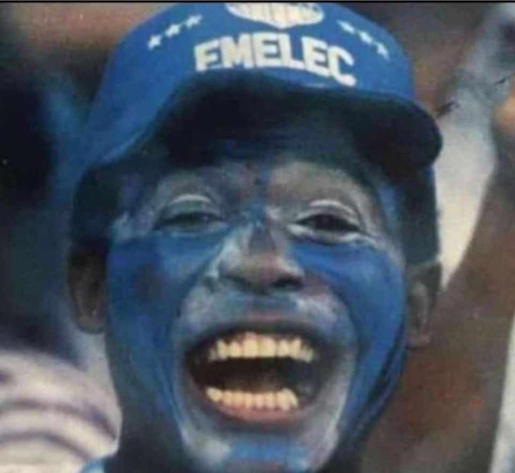 Bombillismo3's tweet photo. Viva Emelec y toda su gente, un triunfo mas 💙⚡️ https://t.co/bJIyikIeFr