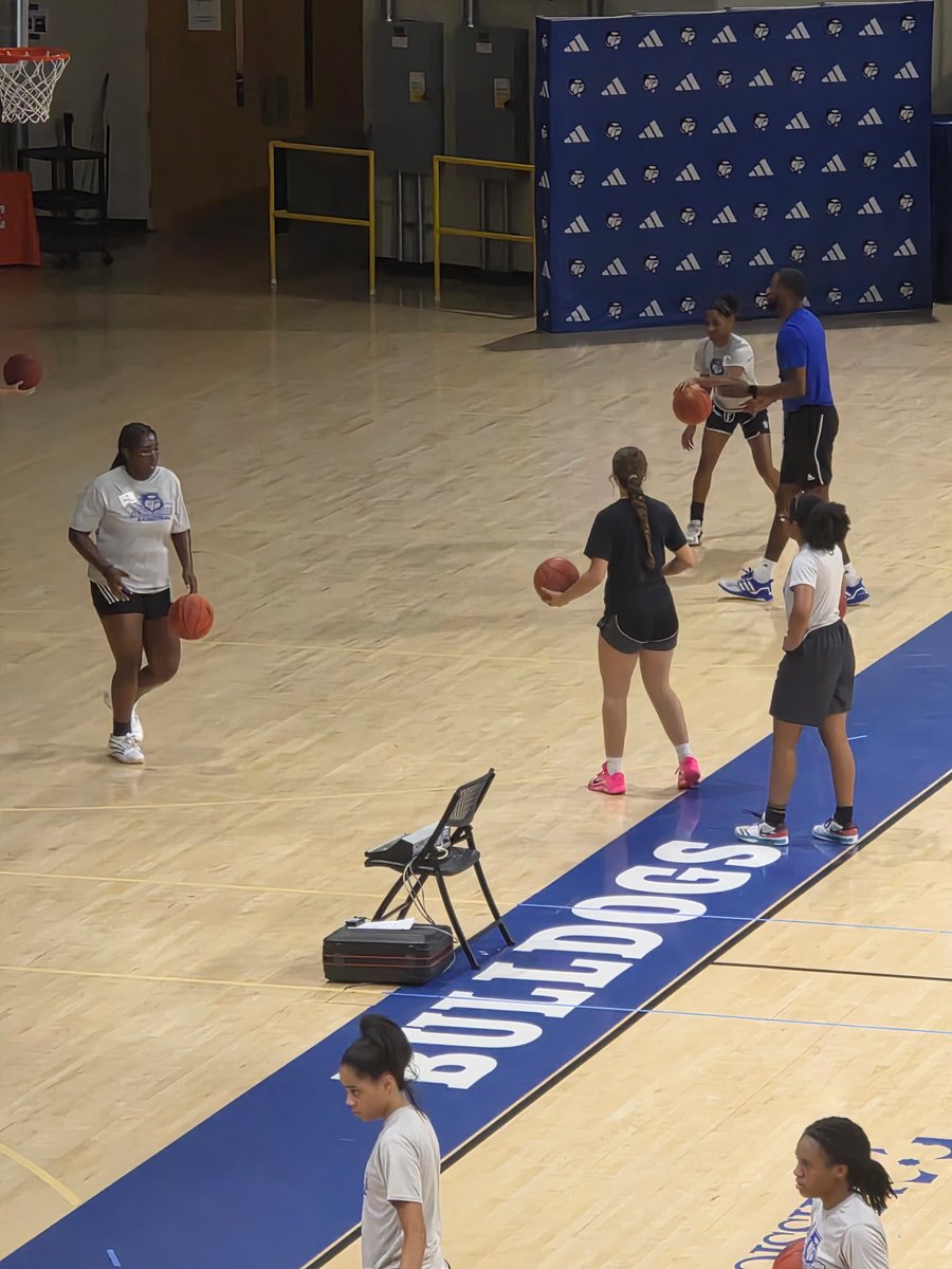 charlimarcum23's tweet photo. Thank you for inviting  me to this great camp this weekend! @UNCAHistory https://t.co/VGthTUAufE