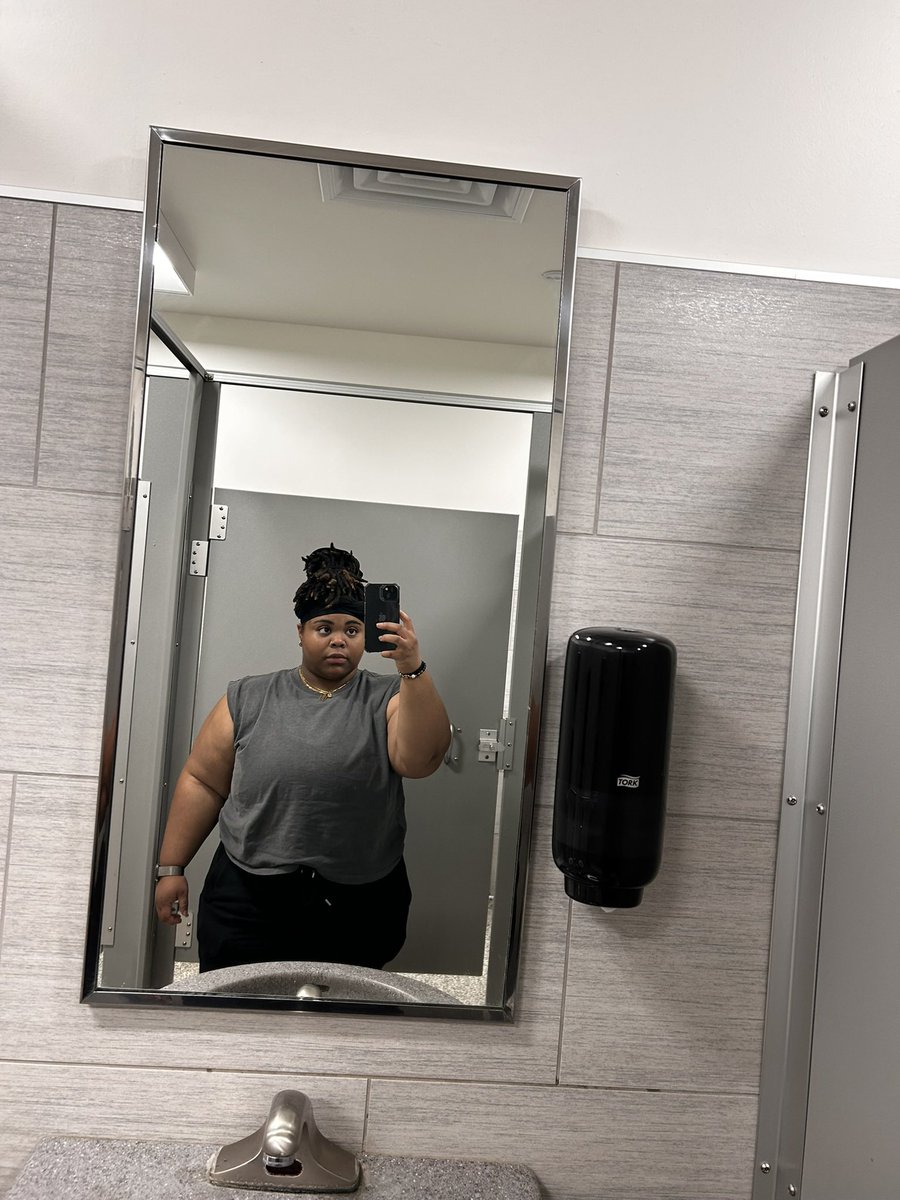 BasedNae_'s tweet image. 2.5 years now 🙂‍↔️  #locjourney