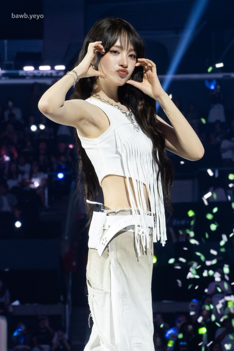 bawb_yeyo's tweet photo. 250801 - KCON LA 2025 Day 1 M COUNTDOWN

#LIZ #IVE #리즈 https://t.co/8ArBZnY7ZF