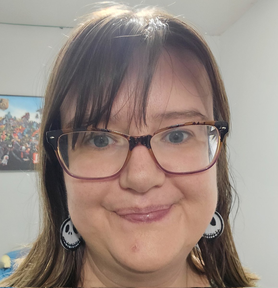 I love A Nightmare Before Christmas. Yes I'm a nerd lol. These are my favorite pair of earrings 😀😀 Goodnight