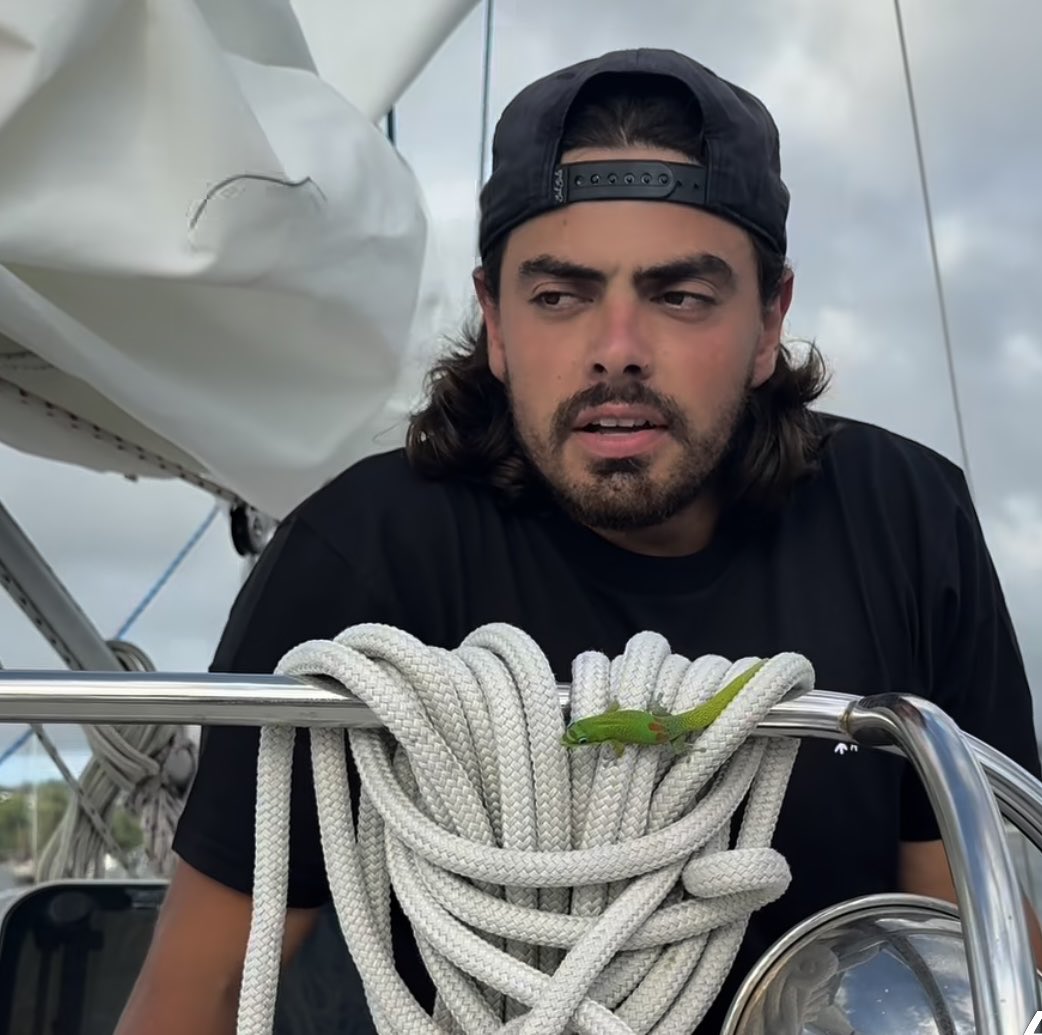 GEICO ⁦<a href="/GEICO/">GEICO</a>⁩ ..O JOY you’ve never had a better leading man !!! Oliver Widger is MODERN Cary Grant !!!!! WE LOVE HIM 🌎 … we 🤍 phoenix ! &amp; now his bro📞US for 🎼 to his GLoRIOUS commercial ad ! We are 🏆 winning crew!!💋#Geico &amp; #OliverWidger #itswhatyoudo #whenyouneedus