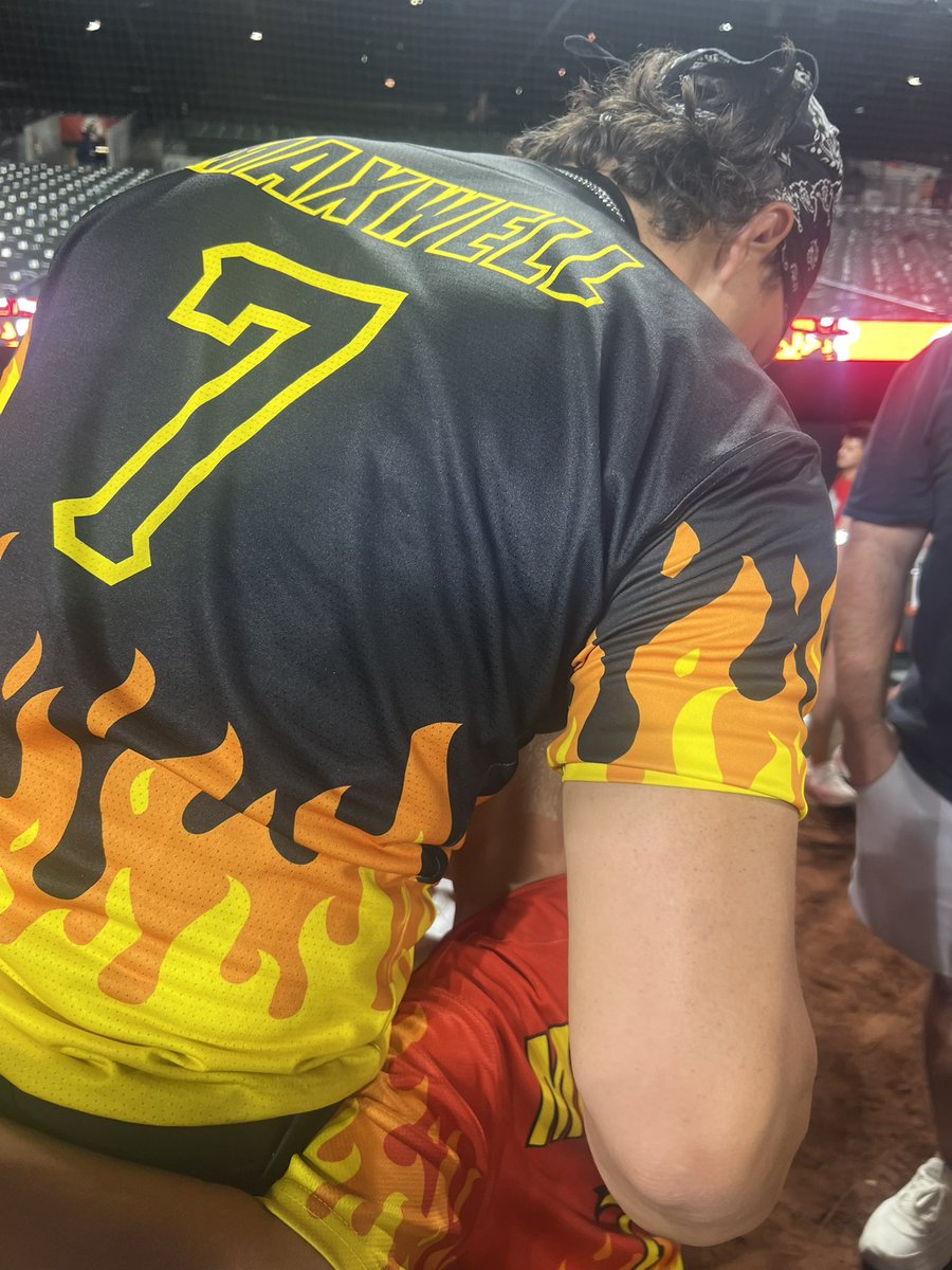 Coach_Trate's tweet photo. We had a great night supporting our guy in Baltimore #BananaBall #BoltLife 🧑🚒🧯🚒🔥⚡️ https://t.co/ohZeTj7XjC
