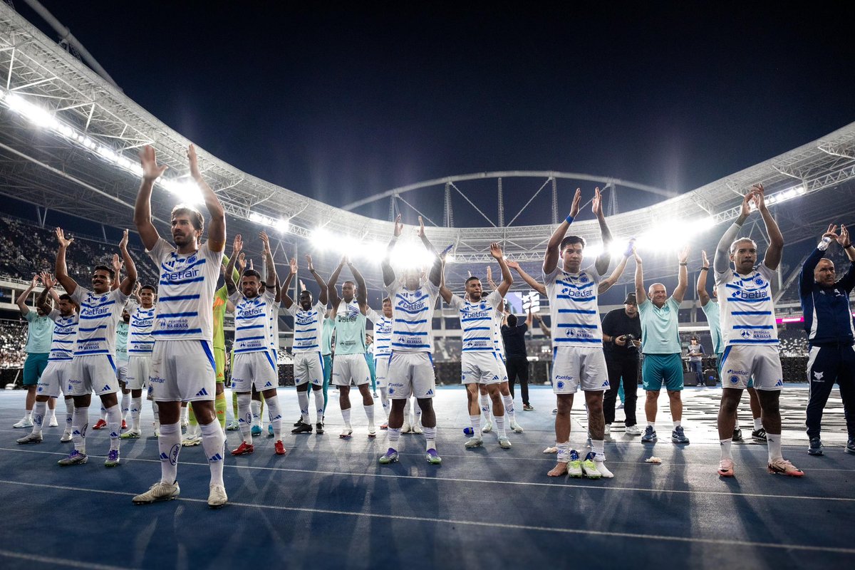 Cruzeiro's tweet photo. Boa noite, Nação! 🦊💙 https://t.co/jAArP6Ari2