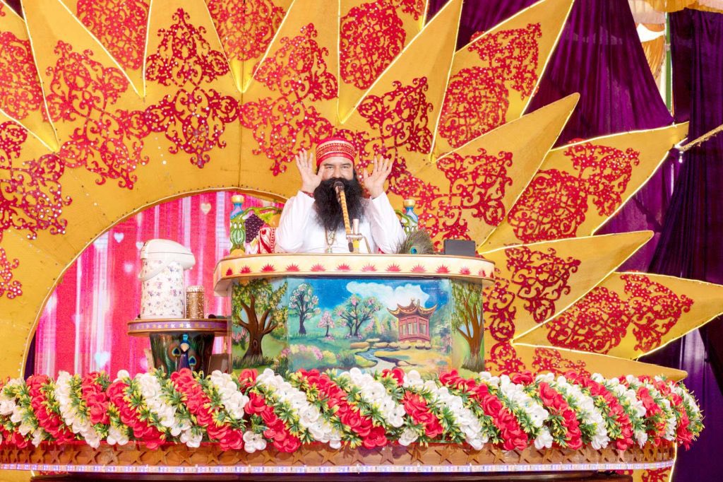 KanikaInGrace's tweet photo. Life’s storms can shake you, but never end you. 🌿 Saint MSG teaches that meditation awakens inner strength, clears the mind, and helps you #DefeatNegativity. This #MondayMotivation — trust your worth, choose hope, and walk towards a brighter tomorrow. ✨ https://t.co/rrVacC5jkF