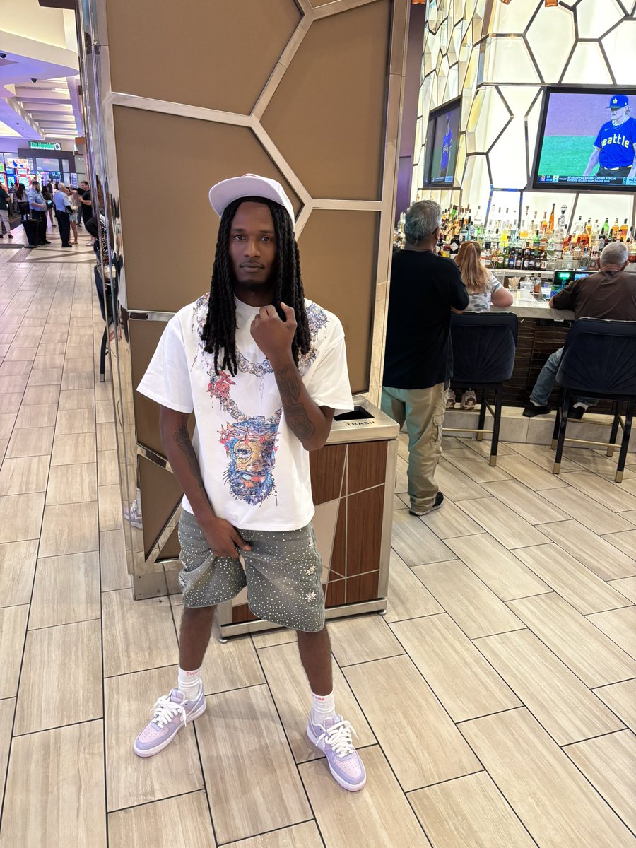 jusbuss 👣 tweet media