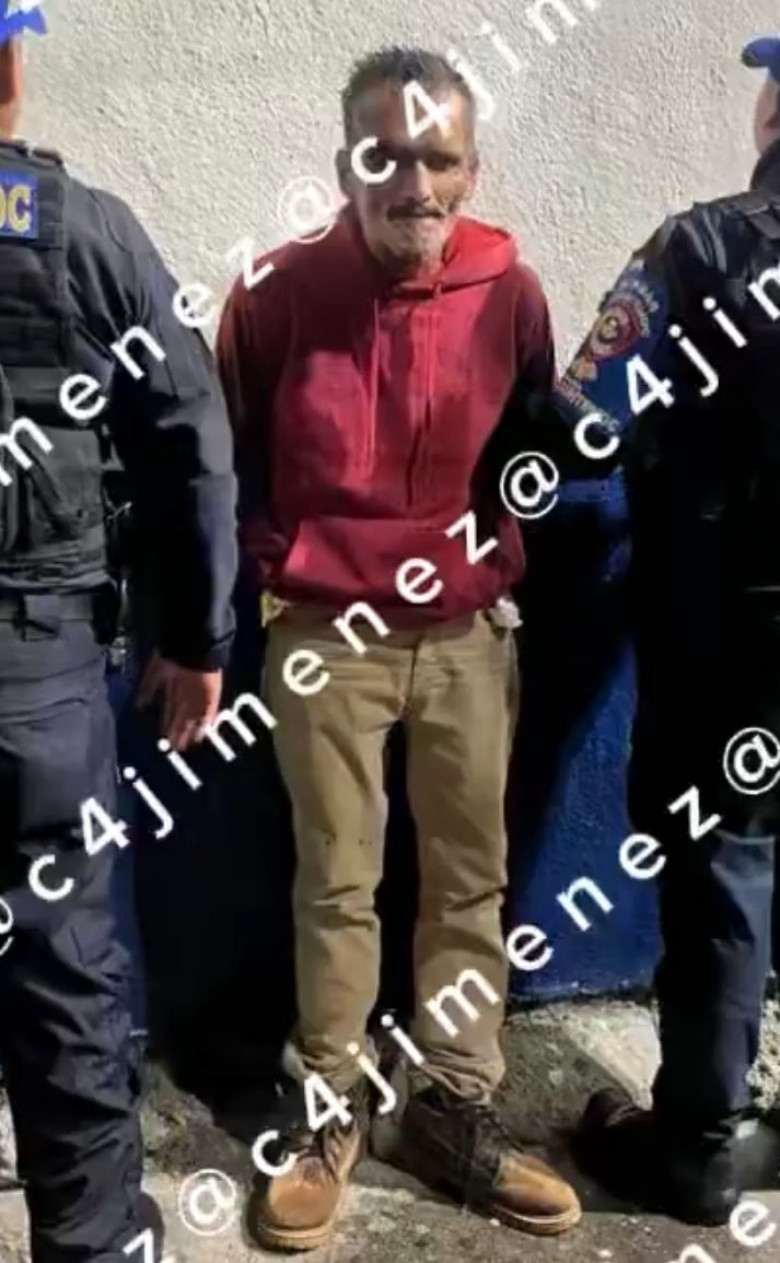 Carlos Jiménez (@c4jimenez) on Twitter photo EN IG / EN C4
Francisco Ali Arciniega
47 años
Vivía con su mamá en <a href="/stamalaribera/">SantaMarialaRibera</a>
Es el infeliz q restregó sus GENITALES en la cara de una NIÑA.
-Así se lucía
-Así acabó: madreado por comerciantes q lo descubrieron tocando a una mujer, y detenido por #BlindarCuauhtemoc <a href="/SSC_CDMX/">SSC CDMX</a> EN IG / EN C4
Francisco Ali Arciniega
47 años
Vivía con su mamá en <a href="/stamalaribera/">SantaMarialaRibera</a>
Es el infeliz q restregó sus GENITALES en la cara de una NIÑA.
-Así se lucía
-Así acabó: madreado por comerciantes q lo descubrieron tocando a una mujer, y detenido por #BlindarCuauhtemoc <a href="/SSC_CDMX/">SSC CDMX</a>