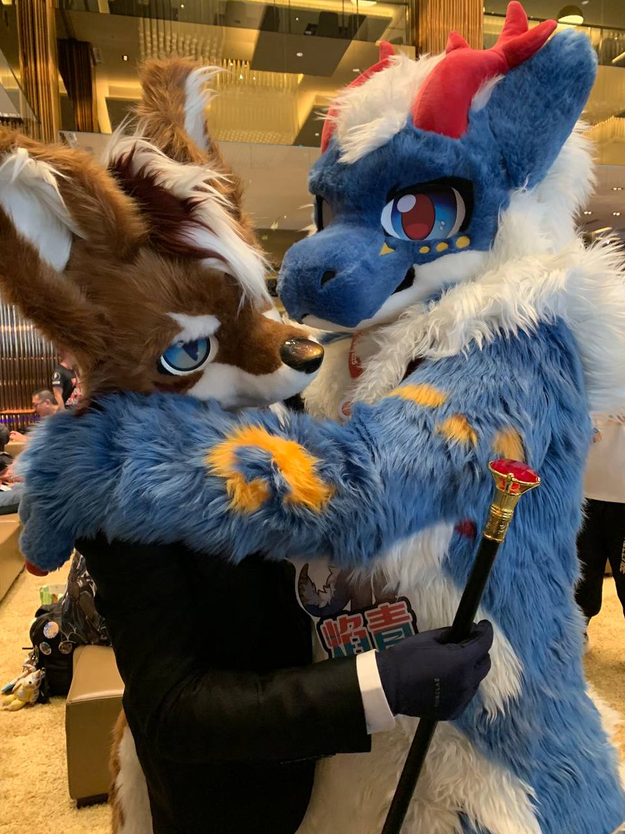 hehehe let me eat you 😋😋

#UTFG2025 
#FursuitEveryday