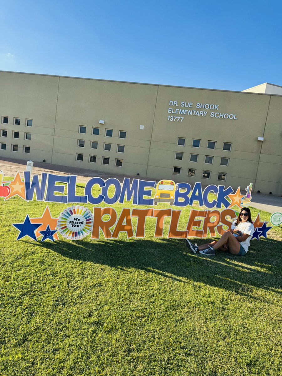 Ready for day one! Game on Rattlers🐍 I am excited to welcome my 5th graders!@DSShook_ES