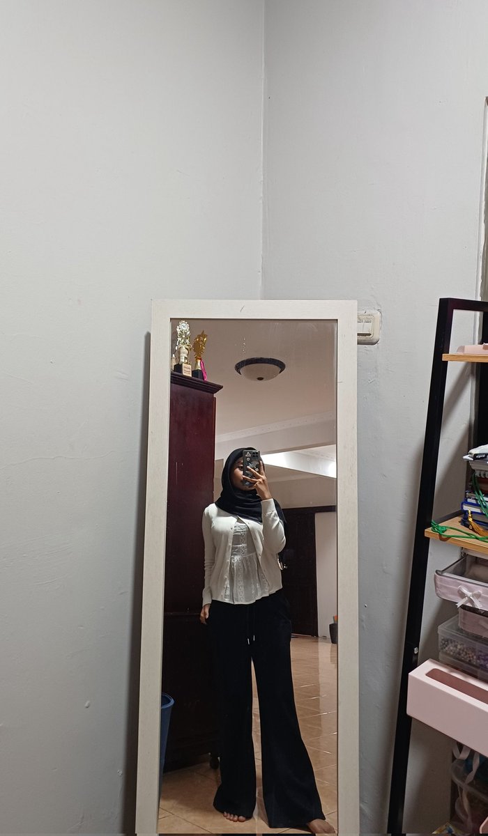 myshalicious's tweet photo. flare pants tercinta ... https://t.co/H0vvRxNy3k