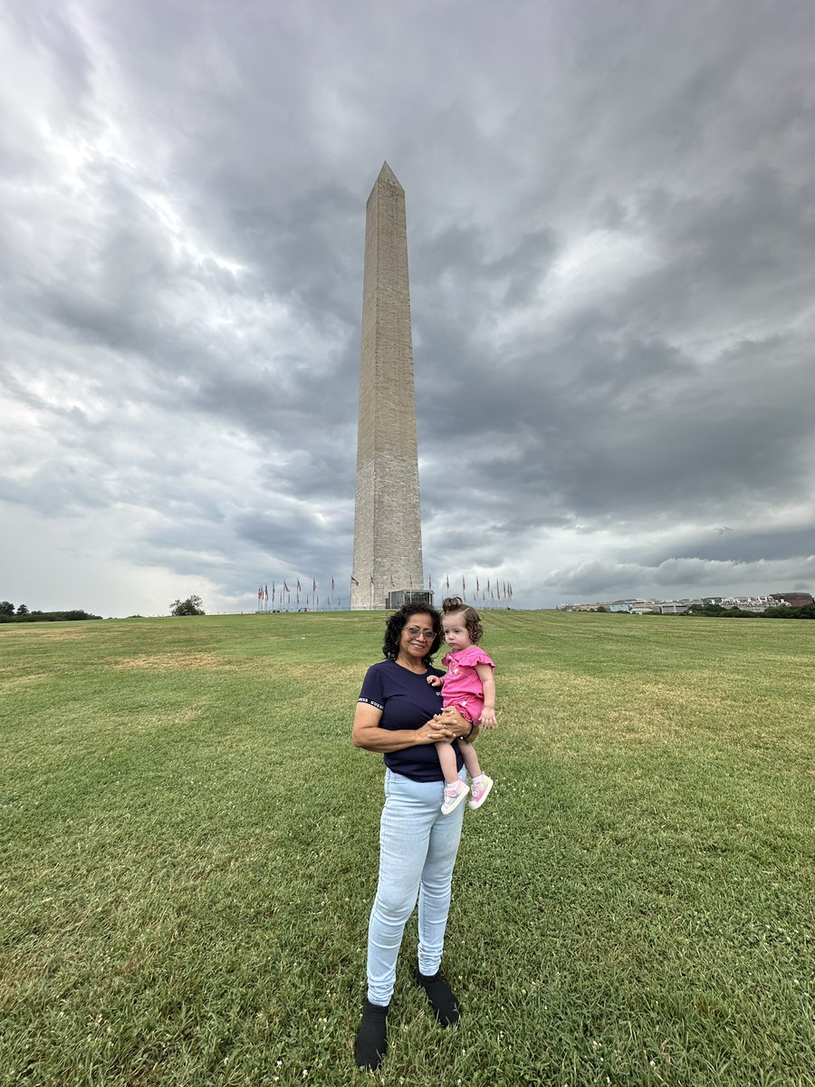 chacofunesjr's tweet photo. En los últimos días hemos estado de vacaciones. Nuestra hija Ivanna conoció a su abuelita, la mamá de @kameloki Agradecidos con Dios por cada momento que nos permite compartir con nuestras madres, con nuestras familias. Han sido días con muchas emociones. 🙏🏻 https://t.co/Nab7cgSSHz