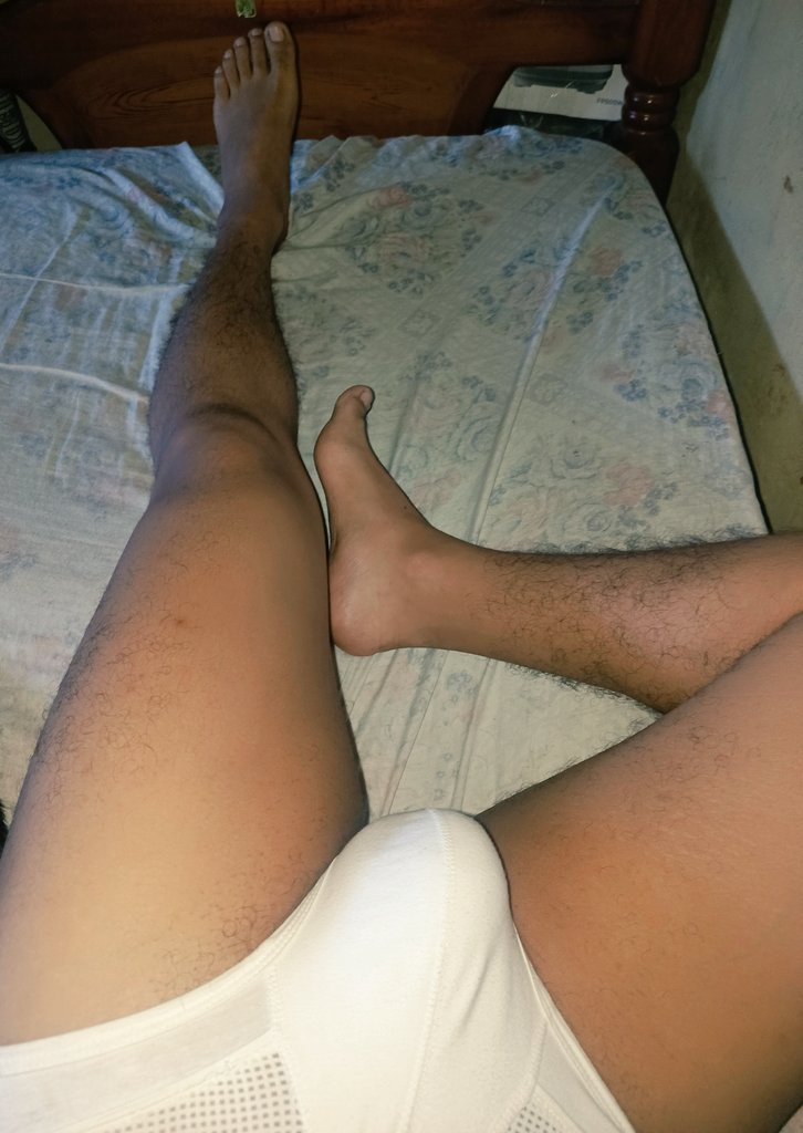 AlfredCCS66's tweet photo. ¿Cómo estuvo su domingo? 

#fetiche #feet #piesmasculinos #mc #venezuela #caracas #ccs #men #malefeet #gay #feetfetısh #feetcommunity #feetnails #feetmen #menfeet https://t.co/5zvYBFizaF