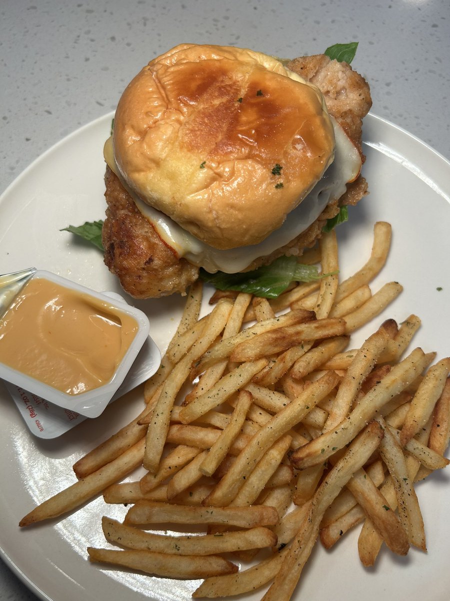 _thatssomimi's tweet photo. made Chick-fil-A at home🤍 https://t.co/gErwaTMGpb