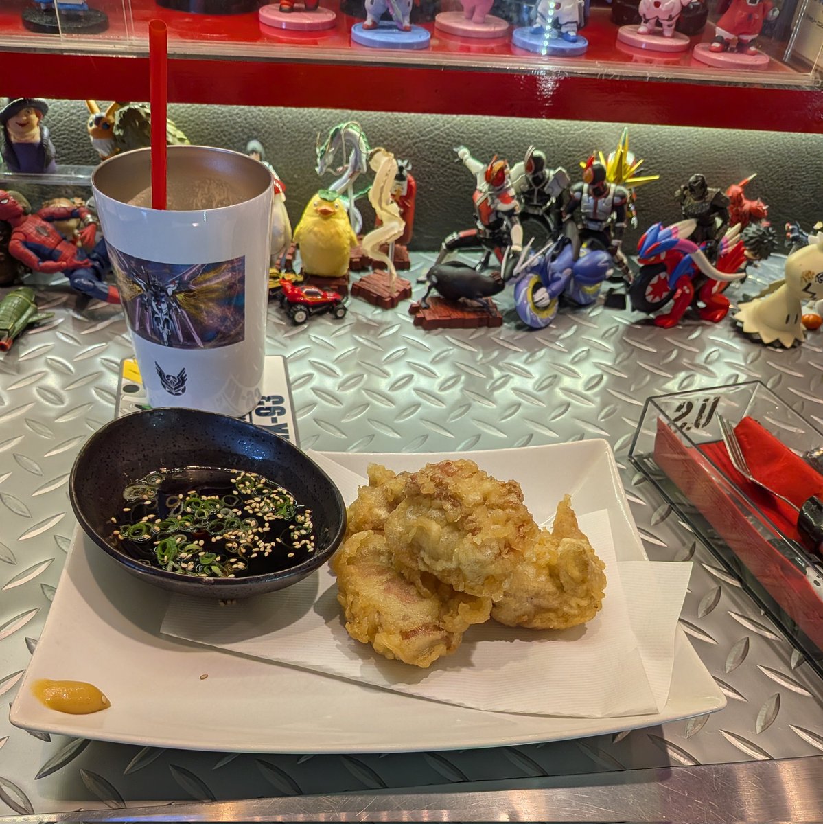 一昨日の土曜日は、福岡の中洲にある
ホビーダイニング ZEONさんへ行ってきました😁

#趣味 #模型 #プラモデル #ガンプラ #ホビー #福岡旅行 #福岡観光 #ホビーダイニング#ホビーダイニングジオン
#hobbydining #hobbydiningzeon