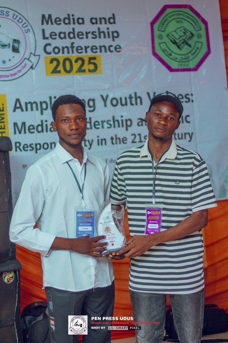 Olami5576X's tweet photo. Awards Presentation 🙌❤️🎉

Journalist of the Year 2025 🥇 [JOA Award], presented at yesterday’s Pen Press UDUS Media and Leadership Conference 2025 ❤️

And yes, I won it. 😊 https://t.co/0vqErNOGKn
