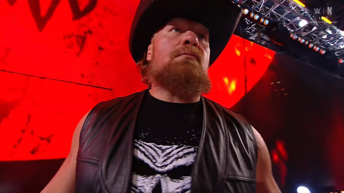 DraftKings's tweet image. BROCK LESNAR HAS RETURNED 🤯

THE BEAST IS BACK 😱