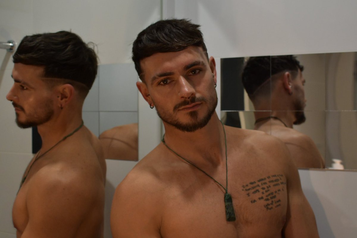 Naked chef tweet media