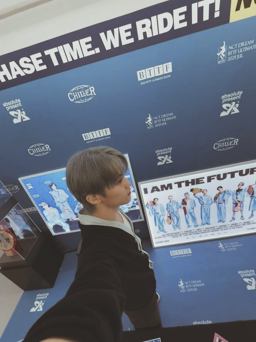 Marklde's tweet image. I'm the future, we ride it.