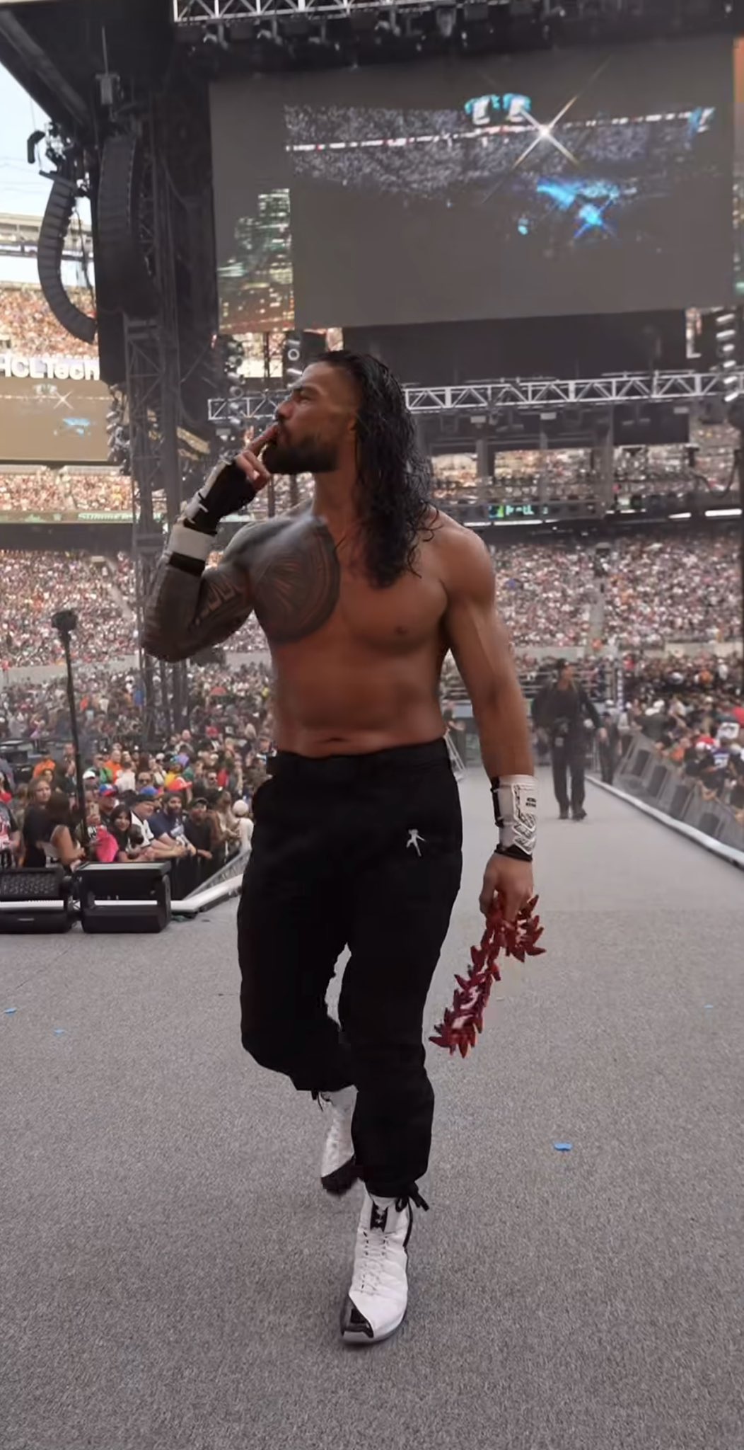 GxePybEXoAA8Izu?format=jpg&name=large The Exact Second Roman Reigns Redeemed Himself — The Babyface Turn Fans Say Changed Wrestling Forever