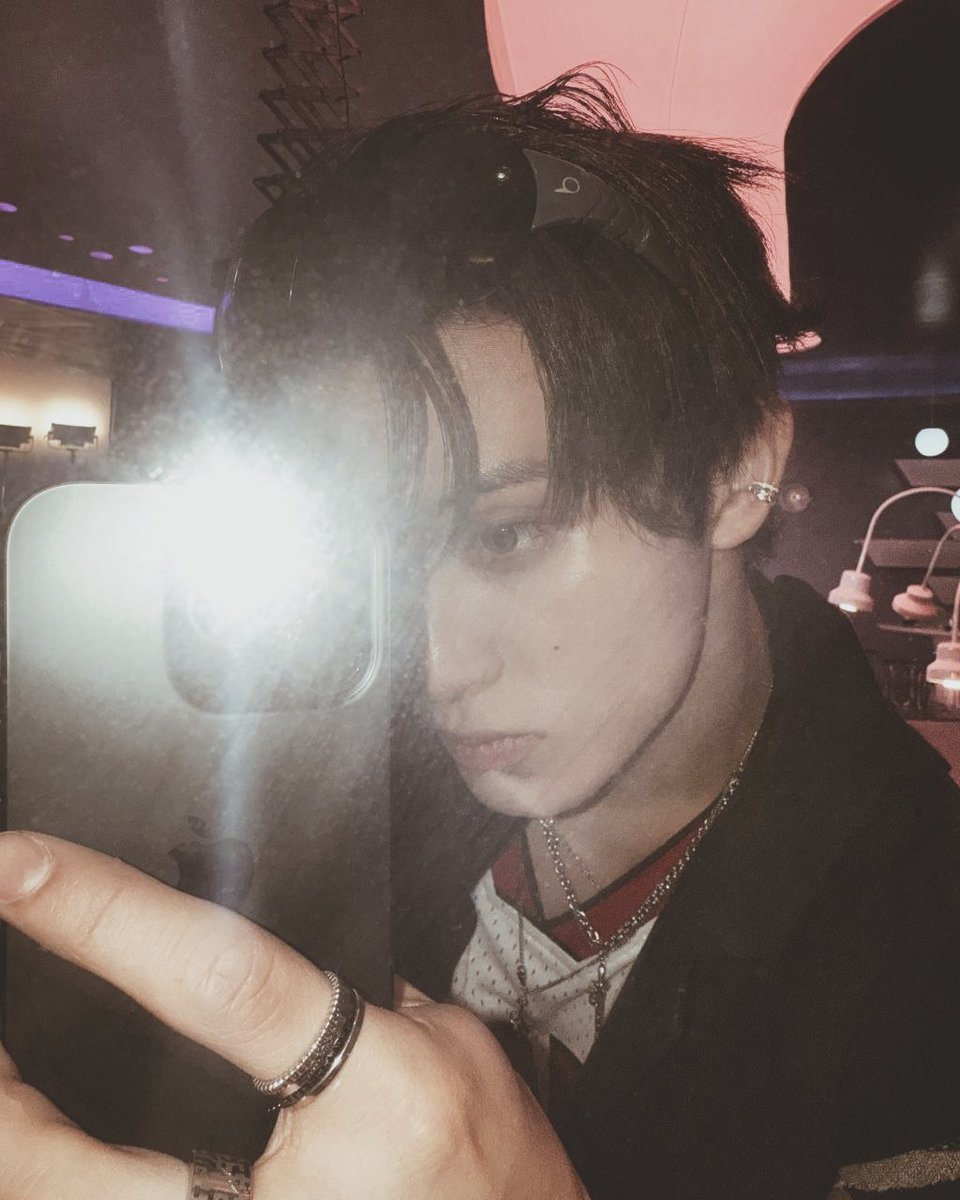 Marklde's tweet image. Flash failed. Mirror confirmed. I’m the main character you haven’t met yet.