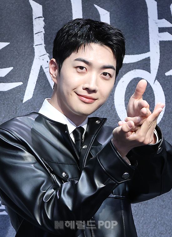 kang hoon. tweet media