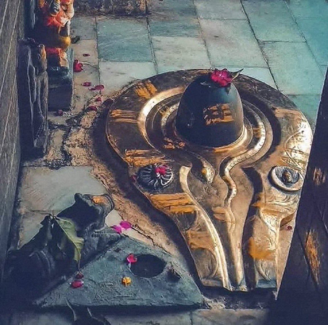 #श्रावणमास के चतुर्थ सोमवार की आप सभी को हार्दिक शुभकामनाएं।
#हर_हर_महादेव 
#श्रावण_चतुर्थ_सोमवार