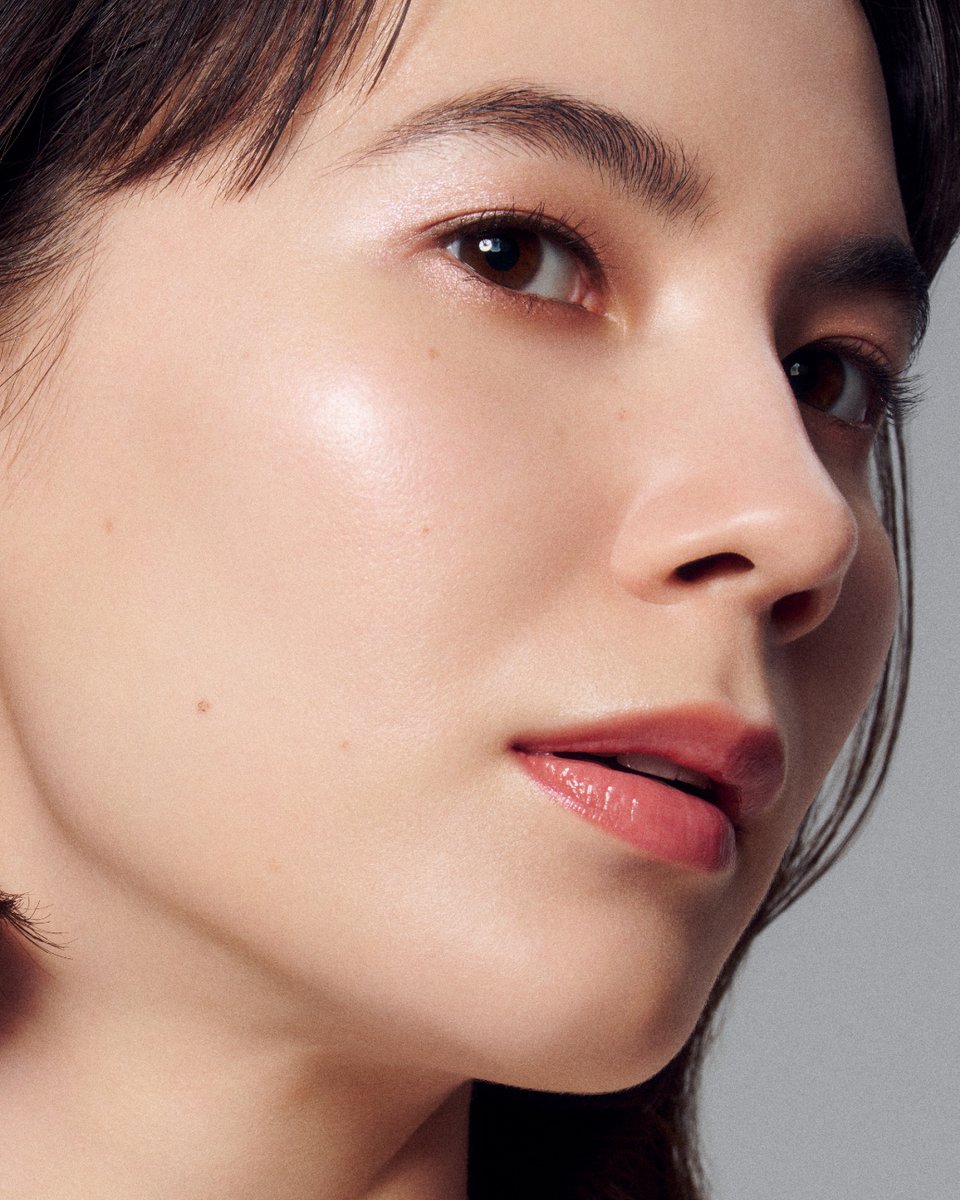 inoui_jp's tweet image. ／
【8.21いよいよ登場】
光を重ねて生まれる色が
内なる美しさを浮き彫りにする新ラインナップ
＼

繊細な光が血色感と透明感を高める #インウイプレストパウダー と、光の効果で唇の輪郭と立体感を同時に際立てる #インウイジェルリップ が発売。

ぜひご体感ください。
☞corp.shiseido.com/jp/news/detail…