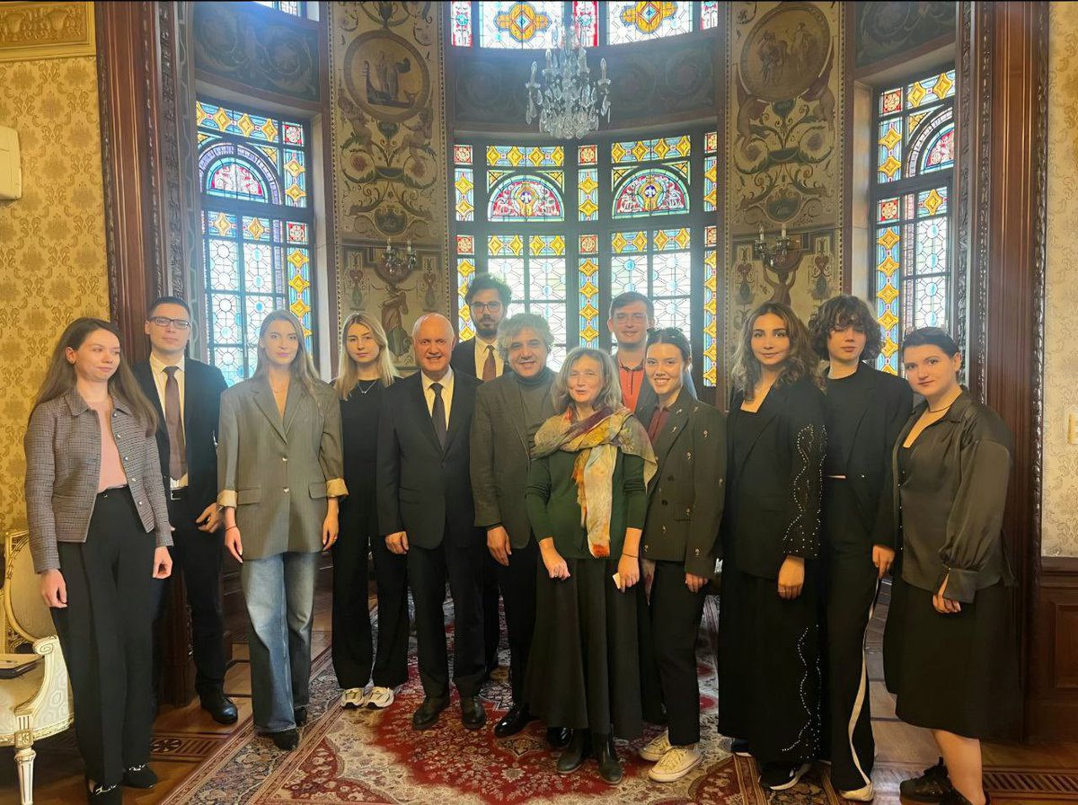 El 31 de julio, el Embajador de Rusia en Uruguay, Alexey Isakov, recibió a los estudiantes de MGIMO