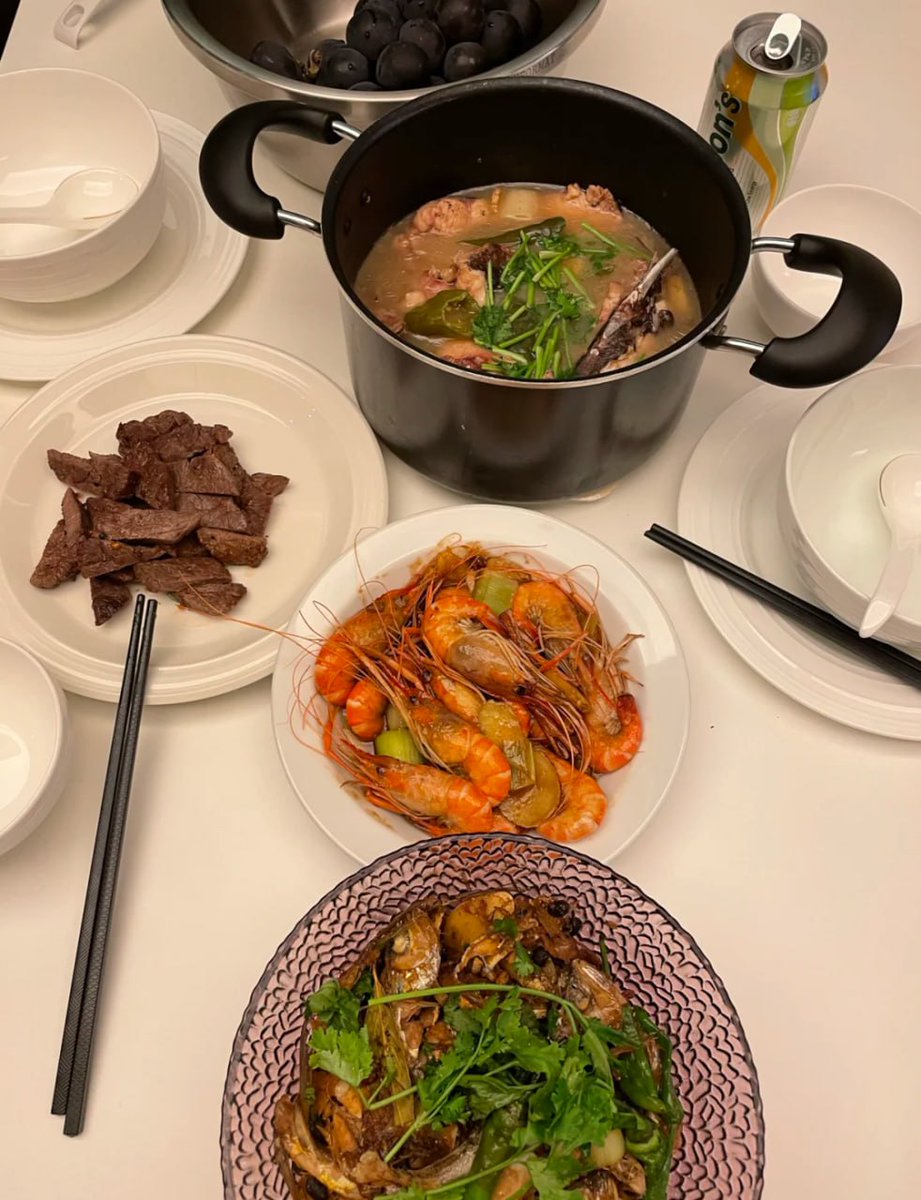 PrometheusKT's tweet image. dinner