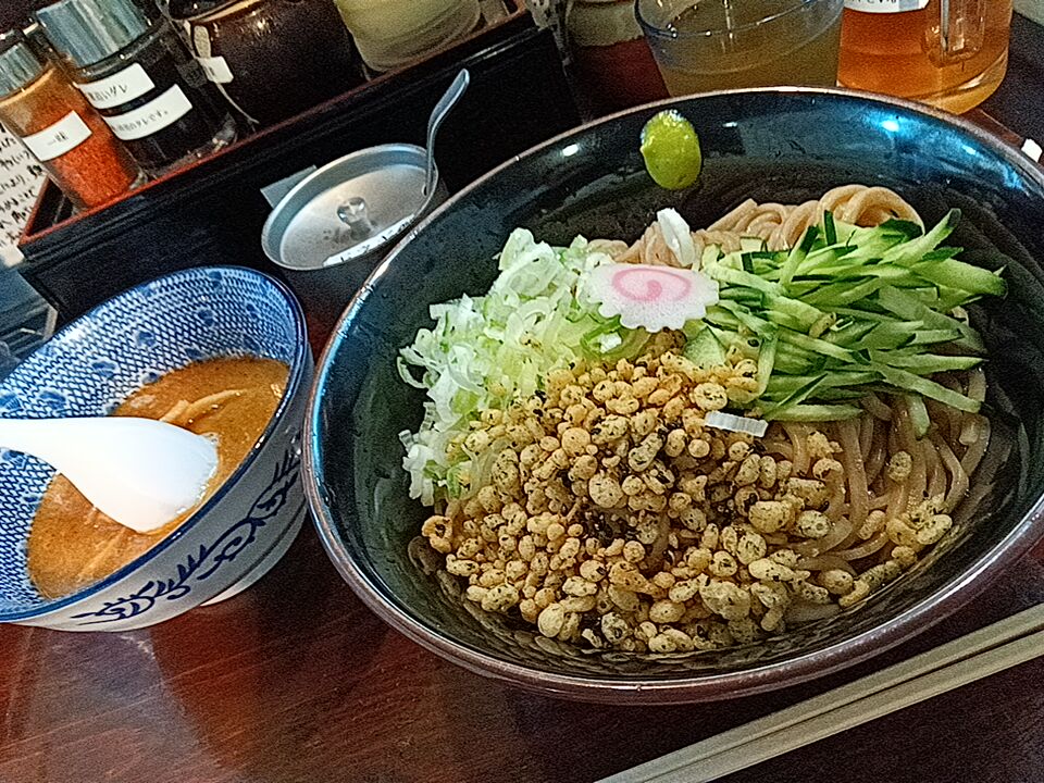 先月に引き続き国分寺のつけ麺「紅葉」。
季節の和え麺、「冷やしたぬき鰹麺」2回目。
猛暑の今にぴったりの一品！
#国分寺
#つけ麺紅葉 
#美味しい