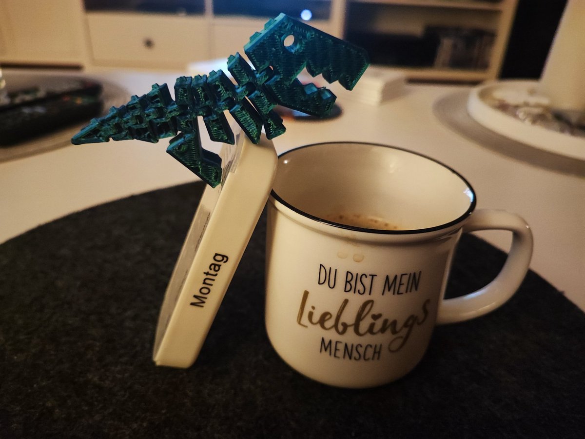 Good Morning together☕
Kommt alle #stressfrei in die neue Woche
Heute ist u.a. #Tag des #Champagners
Ich mag das Zeug überhaupt nicht und es passt  auch nicht zu mir......
Noch 4 Tage und den Rest von Heute, dann ist Urlaub😁
Passt auf euch auf und seid #achtsam