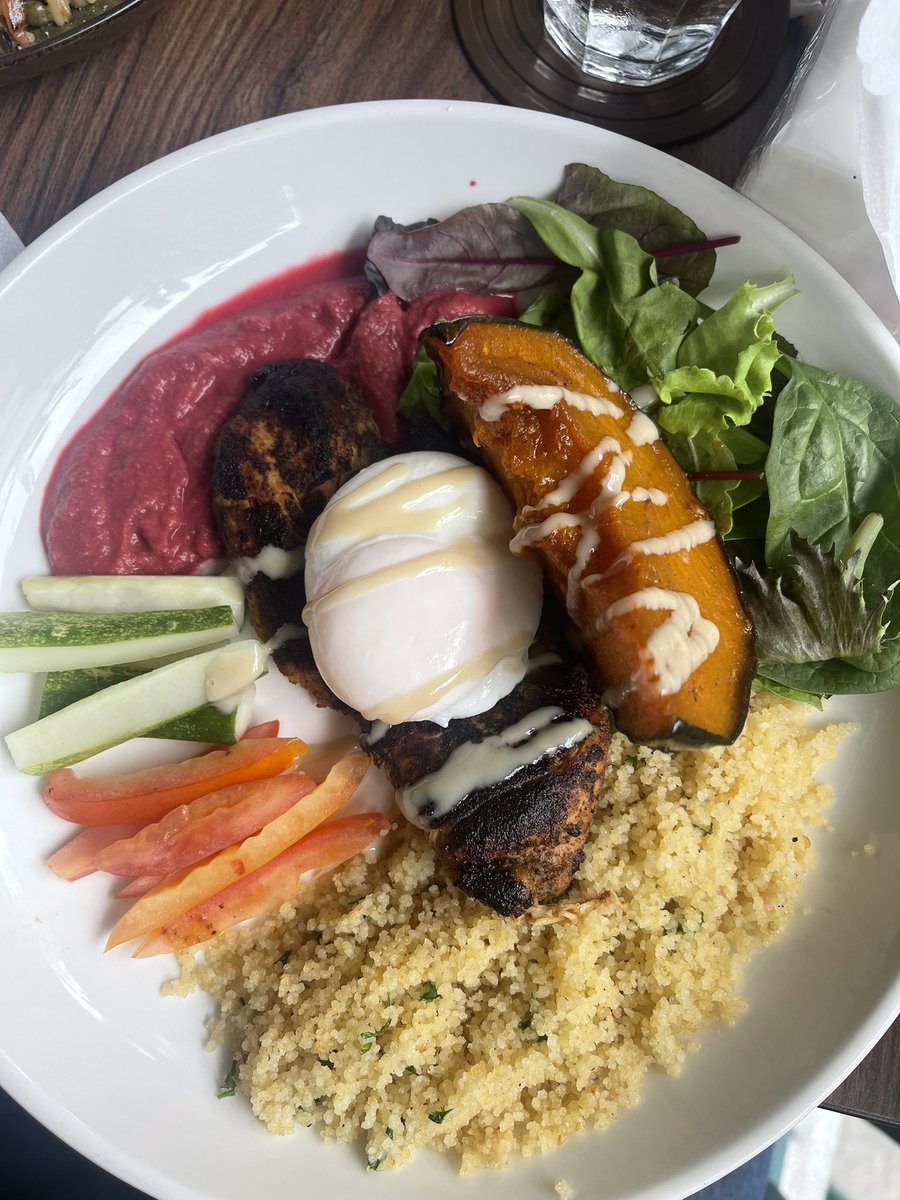 Sophah9900's tweet photo. Can’t get over how esthetic and delicious this dish from @coffeeshrub is. Looks like art, tastes even better. 👨‍🍳 https://t.co/iSG85iOQlJ