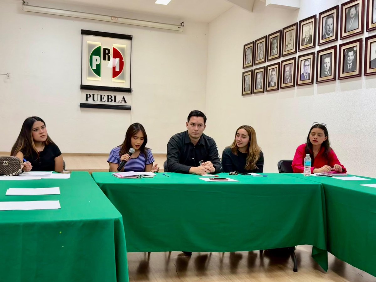 Movimiento PRI.mx Puebla (@primx_puebla) on Twitter photo 🚀| En reunión de evaluación la dirigencia estatal, dio ejemplo a los comités municipales para seguir marcando pauta, y ser pioneros de la agenda juvenil del estado.
Con la firmeza, compromiso y liderazgo de quienes integran el movimiento se demuestra la fuerza
<a href="/NestorCamarillo/">Néstor Camarillo</a> 🚀| En reunión de evaluación la dirigencia estatal, dio ejemplo a los comités municipales para seguir marcando pauta, y ser pioneros de la agenda juvenil del estado.
Con la firmeza, compromiso y liderazgo de quienes integran el movimiento se demuestra la fuerza
<a href="/NestorCamarillo/">Néstor Camarillo</a>