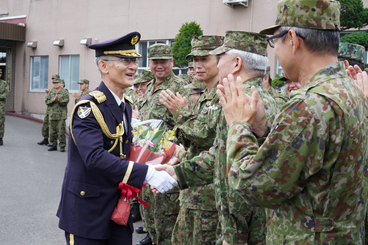 師団・旅団兵站概説 平成15年3月 陸戦学会 師団・旅団兵站概説 平成15年3月 陸戦学会 師団・旅団兵站概説 平成