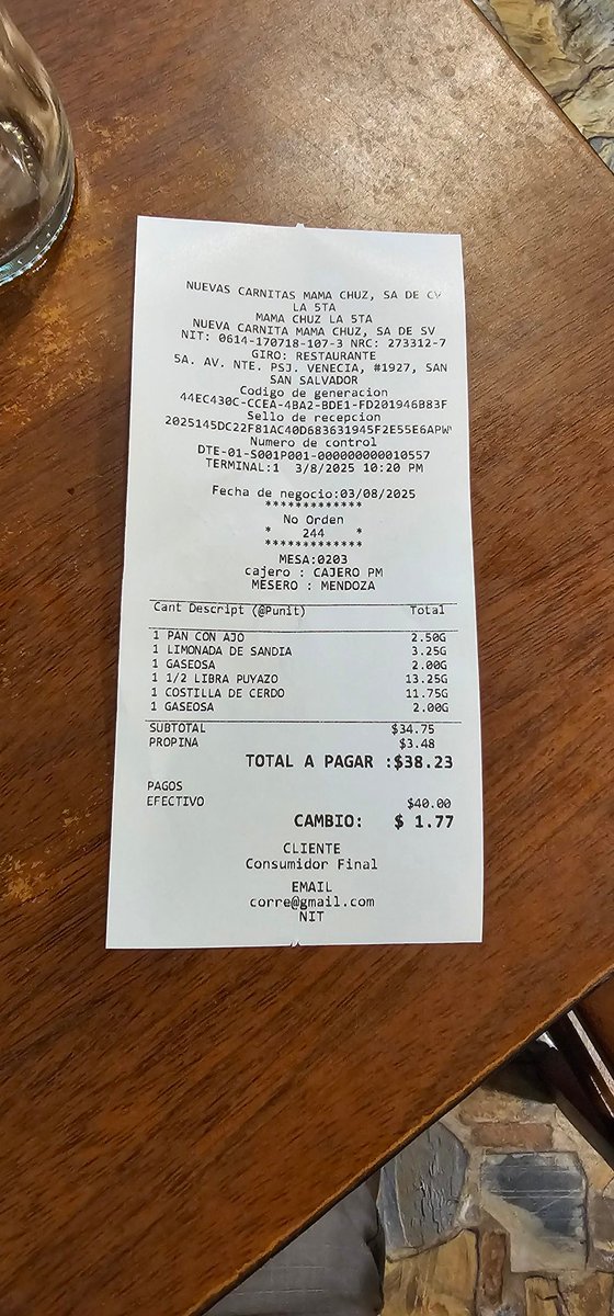 Pregunta para <a href="/Defensoria_910/">Defensoría del Consumidor (DC) 🇸🇻</a> 
En este lugar me dijeron que la propina ellos la incluian porque es parte del consumo....

Aclaro que no estoy en contra de darlo, pero si estoy en contra de regalarlo por un mal servicio.