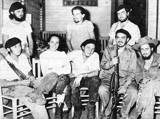 El 3 de agosto de 1958, mediante la Orden Militar No. 40, el comandante Raúl Castro Ruz ratificó el nombre de Segundo Frente Frank País Zona Norte de Oriente, o Segundo Frente Oriental Frank País.#RaúlEsRaúl 
#CubaViveEnSuHistoria