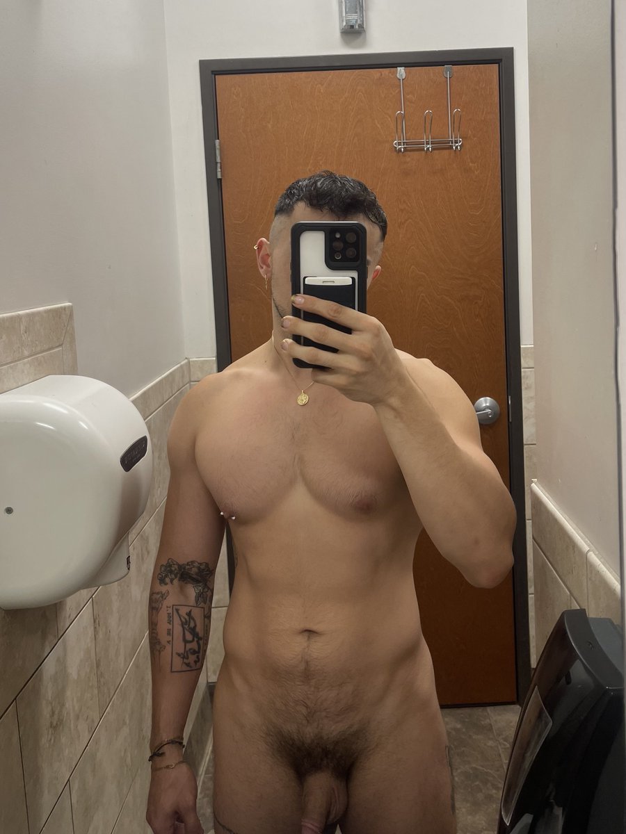 TeegeDreams's tweet photo. Lmfao fuck it 1 or 2? https://t.co/lf938p90c8