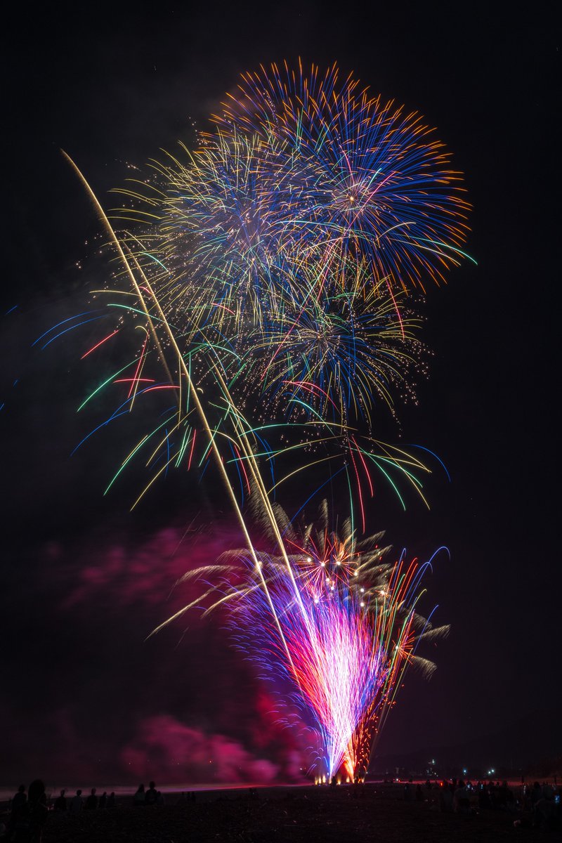 8/3 安芸納涼市民祭 花火大会

やっぱり花火の写真撮るのって難しいけど楽しいね📸

#花火 #花火大会
#写真撮ってる人と繋がりたい 
#写真が好きな人と繋がりたい