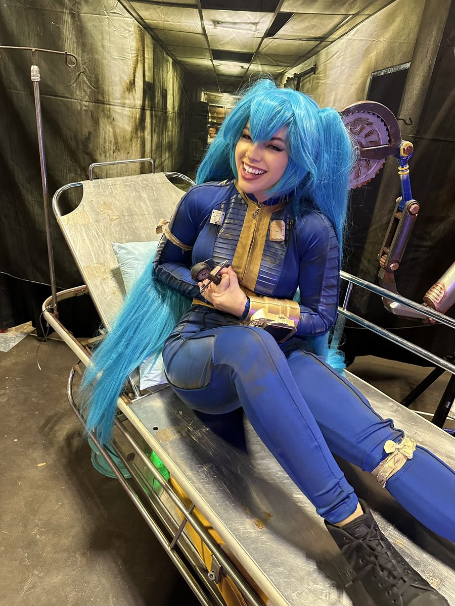 NPC_Chick's tweet image. I’m not in your WiFi- I’m in your Vault.
It’s Fallout Miku
Crash out? I’m falling out…
@Fallout @HatsuneMiku #crossover