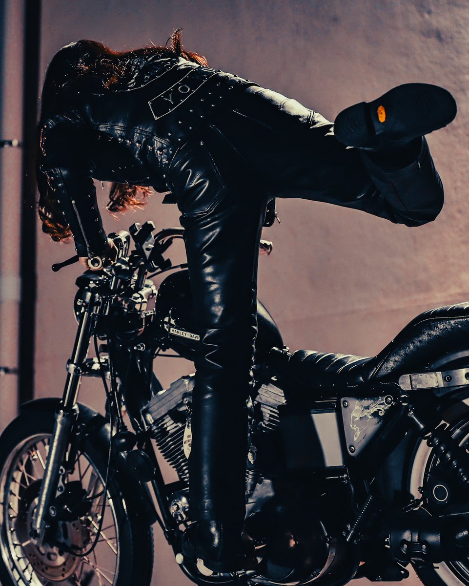 jukeboxx_london's tweet image. "ライダース、それは意思表示"

選ばれた服じゃない。選んだ服だ。
この一着が、何者にも媚びない証明になる。

ー
🏴‍☠️ JUKEBOXX LONDON 🏴‍☠️
カスタムライダース専門店
「日常をロックにキメる」
お問合せはDM📩or HP🌎 へ
👇
jukeboxx-london.com

#OnlyOne #RidersJacket #RebelStyle #自由を纏え