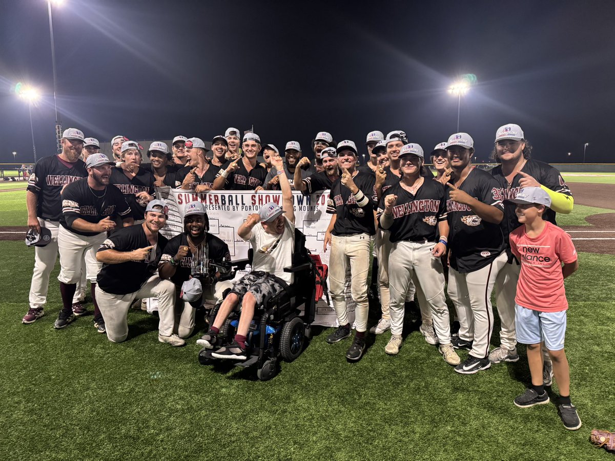 SBSKansas's tweet image. YOUR 2025 SUMMERBALL SHOWDOWN CHAMPIONS!!!!!!
@Wellington_Heat
Rawlings MVP Austin Warkins