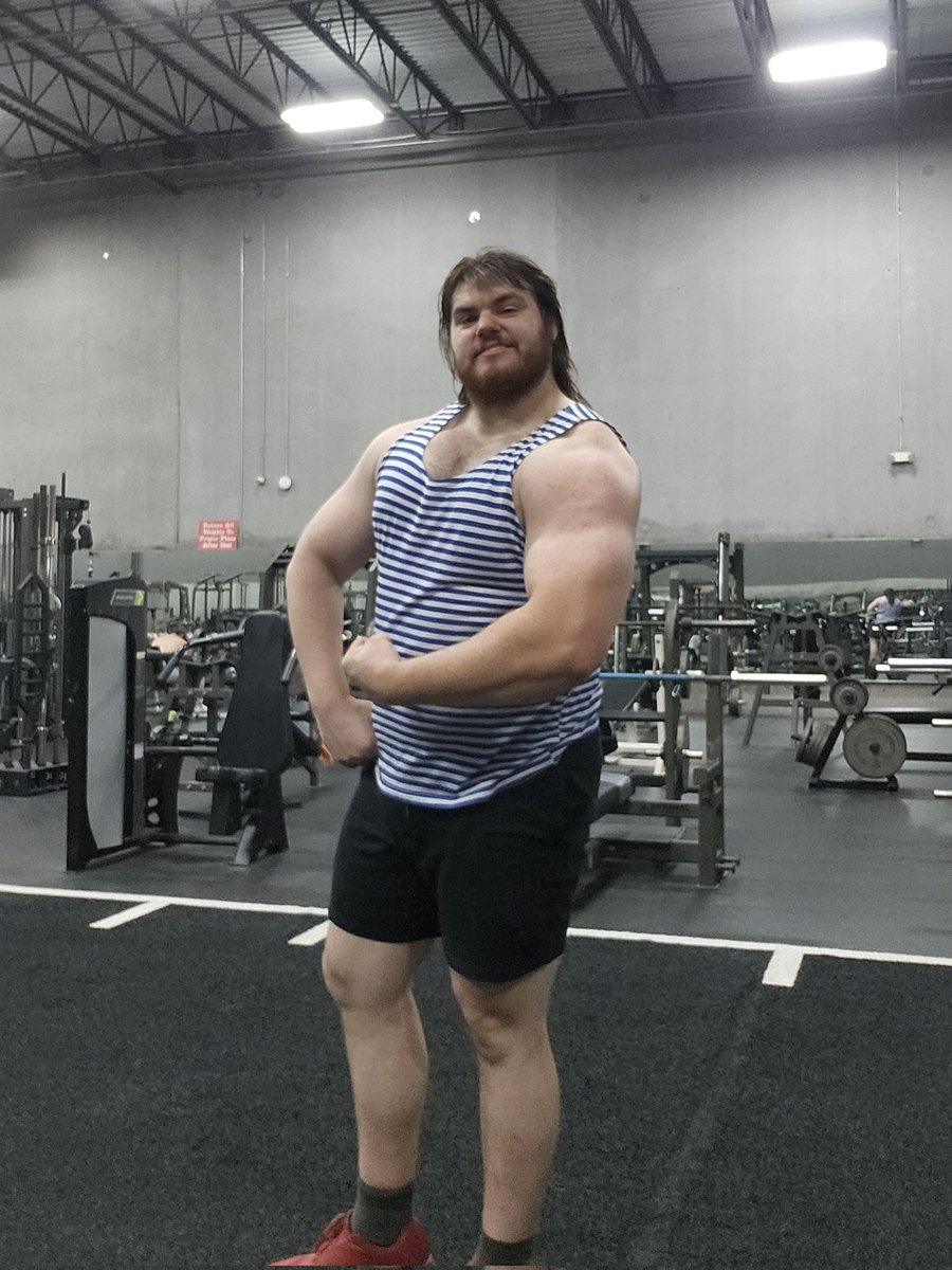 Shoulders and arms today
Pretty chill session