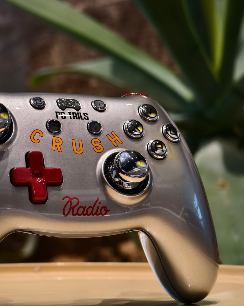 PBTails's tweet photo. Curves, Red buttons, and that classic 550 spirit.
This one’s not just for racing games—it’s for game setups with soul.

#gamergirl #gamers #videogames #retroracing #F1TheMovie #controllerdesign #crush550 https://t.co/RIM5WjHA0C