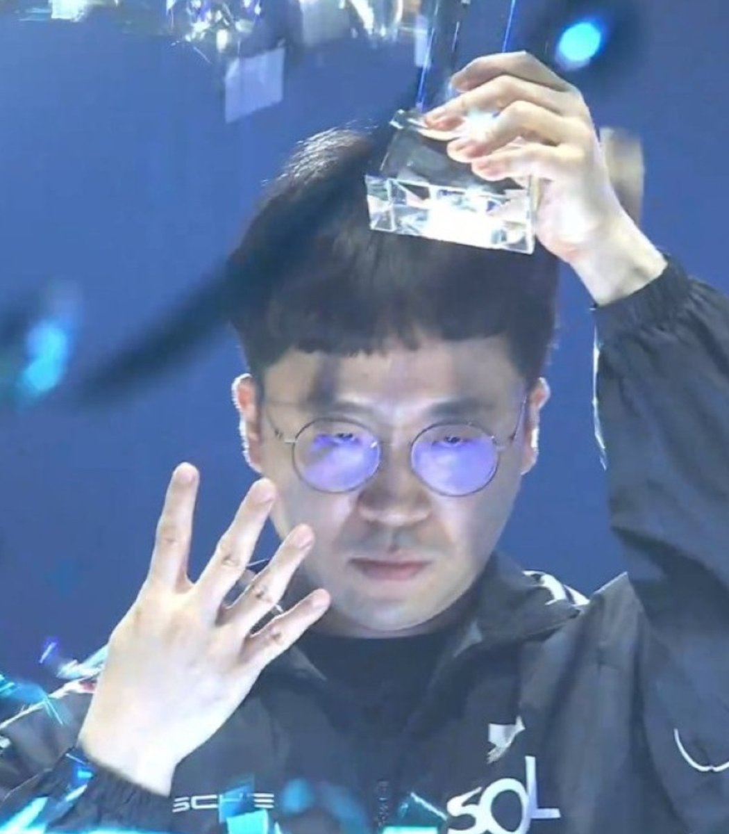 Dexerto's tweet image. Arslan Ash is the most dominant player in Tekken history, with 6 Evo titles to his name after winning Evo 2025

Knee has the second most Tekken Evo titles at 4