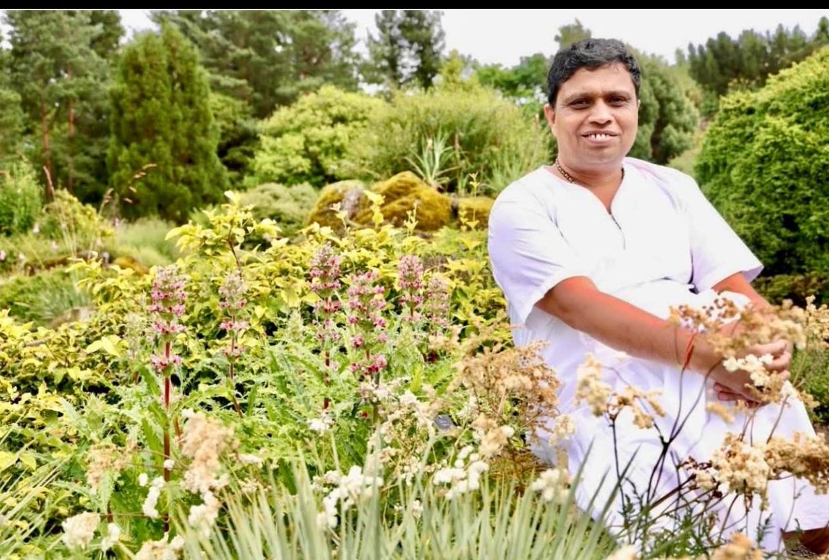 Nikita Trivedi @ MPYS (@nikita_mpys) on Twitter photo वर्तमान युग के धन्वंतरि, श्रद्धेय <a href="/Ach_Balkrishna/">Acharya Balkrishna</a> आचार्य बालकृष्ण जी को जन्मदिवस की हार्दिक शुभकामनाएं।
आपका जीवन आयुर्वेद, योग एवं भारत की सांस्कृतिक धरोहर का दिव्य प्रकाश है
शत शत नमन वंदन 🙏 वर्तमान युग के धन्वंतरि, श्रद्धेय <a href="/Ach_Balkrishna/">Acharya Balkrishna</a> आचार्य बालकृष्ण जी को जन्मदिवस की हार्दिक शुभकामनाएं।
आपका जीवन आयुर्वेद, योग एवं भारत की सांस्कृतिक धरोहर का दिव्य प्रकाश है
शत शत नमन वंदन 🙏