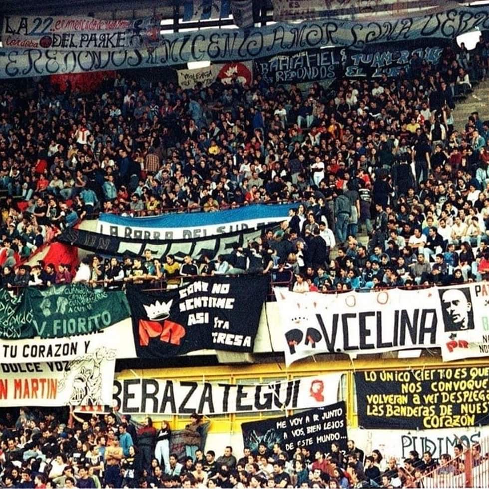 Un 4 de agosto del año 2001, Patricio rey y sus redonditos de ricota nos brindaba su última misa en el Estadio chateau carreras de Córdoba, durante la presentación de Momo sampler. Luego la banda se tomaría "Un año sabático", todavía esperamos su vuelta...