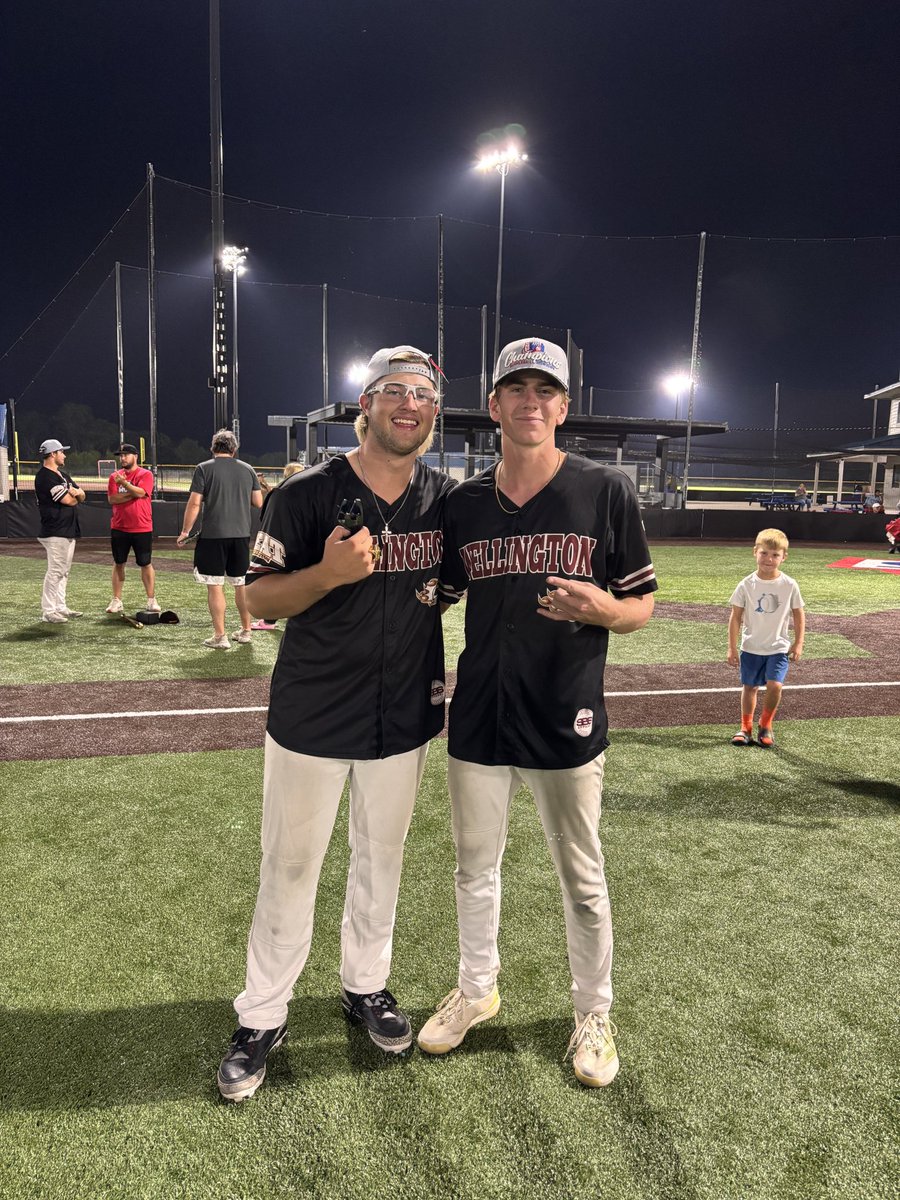 NFevurly's tweet image. Went 7 tonight. Gave up 1 run and 1 walk. K’d 5. @Rowan80711734 finished it off with 3 scoreless. More importantly the @Wellington_Heat won the SBS!! 4-1! Learned a lot this summer and hopefully I grew up a little.