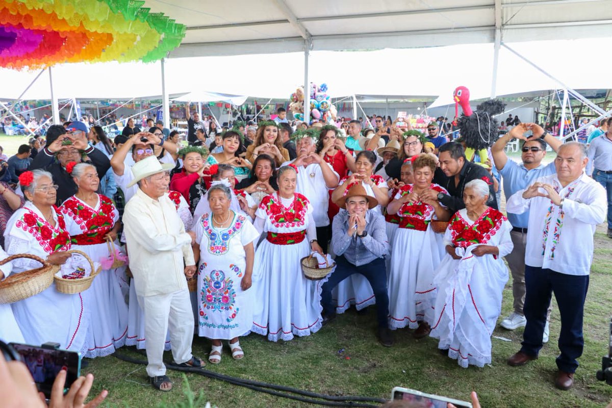 Alejandra Pacheco Mex (@ale_pachecomex) on Twitter photo Hoy tuve el gusto de asistir a la inauguración del Festival Internacional del Chile en Nogada en San Nicolás de los Ranchos 🌶️✨
Una tradición que enorgullece a Puebla, donde el sabor, la historia y la identidad se encuentran en cada platillo. 🎶
¡No se lo pierdan! 🍐🎉 Hoy tuve el gusto de asistir a la inauguración del Festival Internacional del Chile en Nogada en San Nicolás de los Ranchos 🌶️✨
Una tradición que enorgullece a Puebla, donde el sabor, la historia y la identidad se encuentran en cada platillo. 🎶
¡No se lo pierdan! 🍐🎉