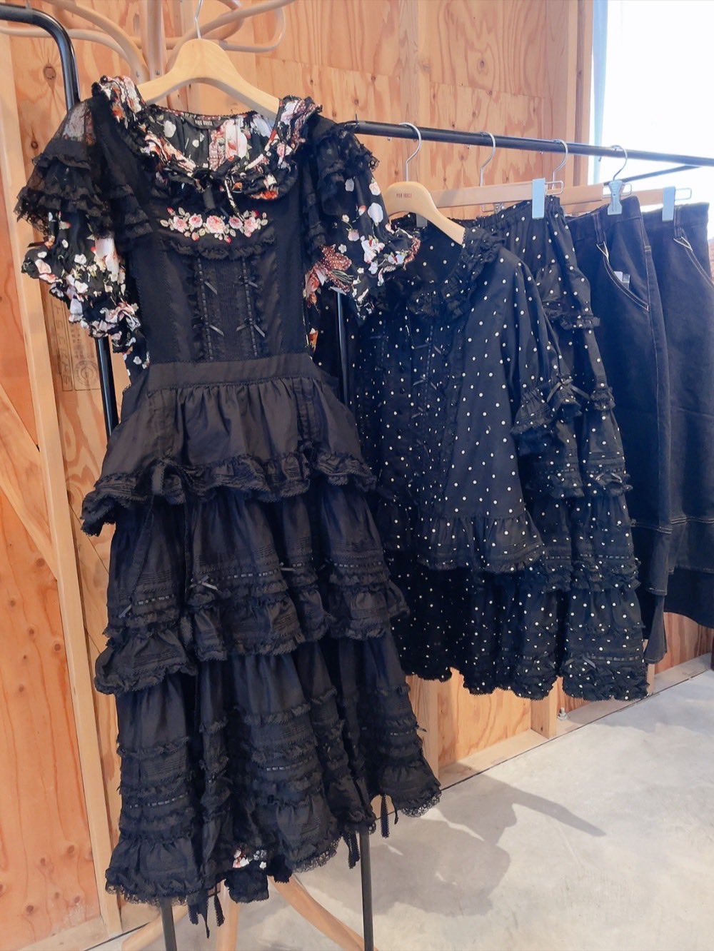 売り切り！♡♡PINK HOUSE♡薔薇刺繍マントコート♡ Berry Rose刺繍*〜 | ピンクハウス | 松坂屋名古屋店公式 SHOP BLOG