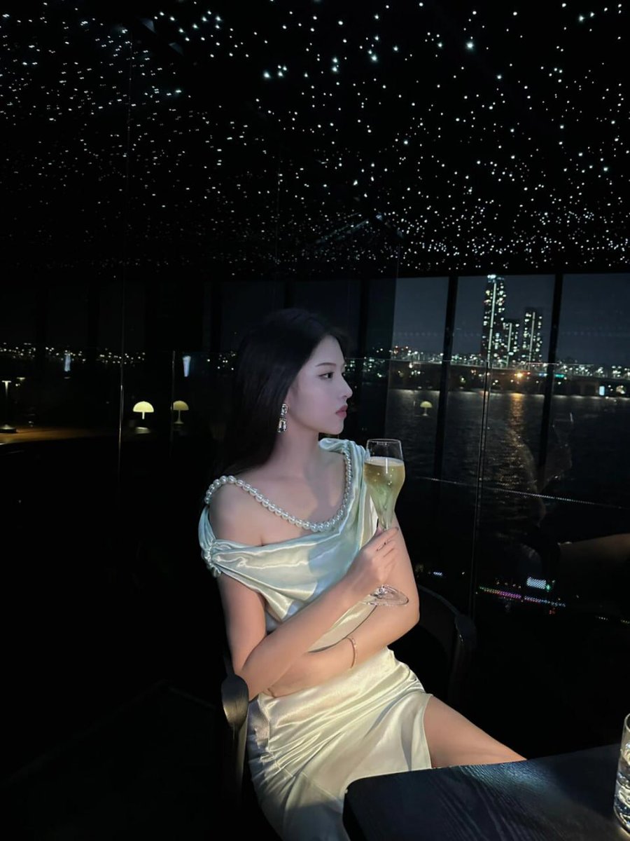 1Lovesports's tweet photo. I hope you will be treated kindly by the world, and I hope you will learn to treat yourself well💫 https://t.co/8NRm42aReg